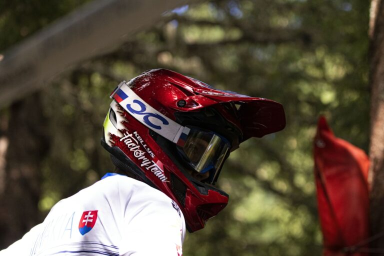 championnat-france-motocross-2026 — illustration pour l'article Garcia, Desprey et Cazet : les 3 nouveaux champions de France 2026 sacrés à Iffendic